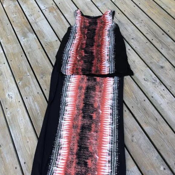 2 piece skirt and top  can be worn seperately - Picture 1 of 3